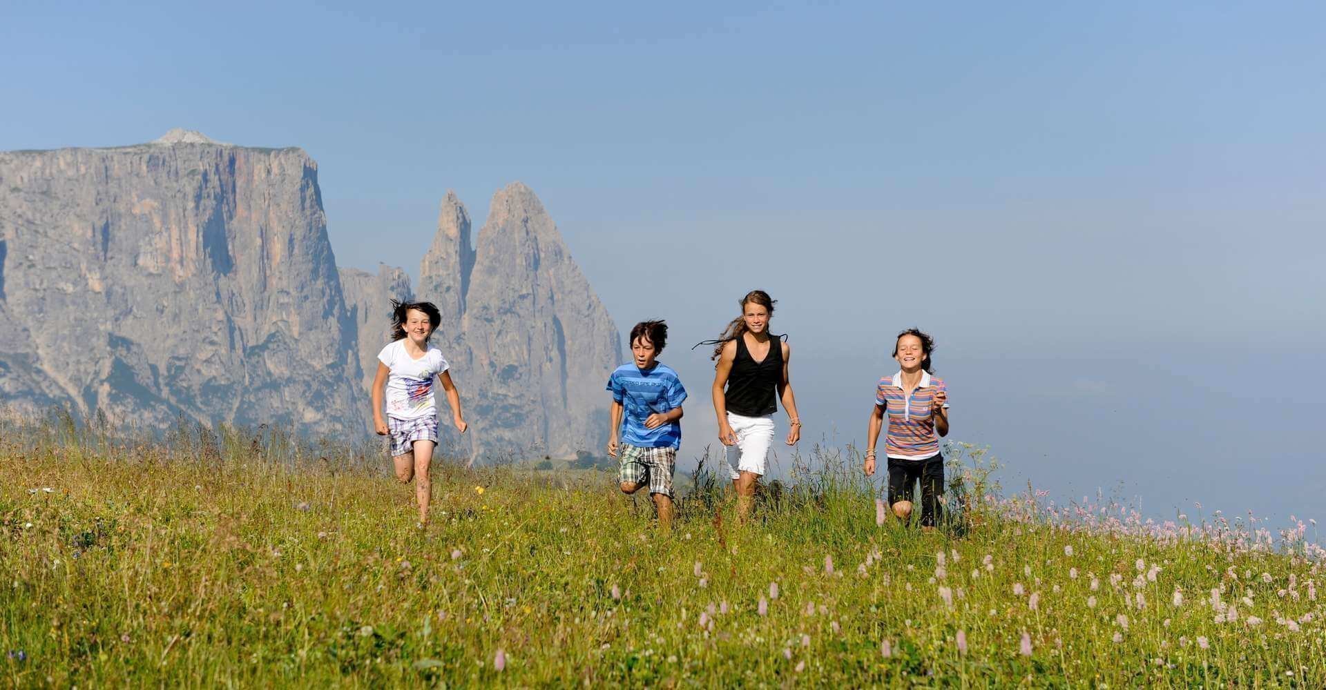 kinderferien-auf-dem-bauernhof-seiser-alm